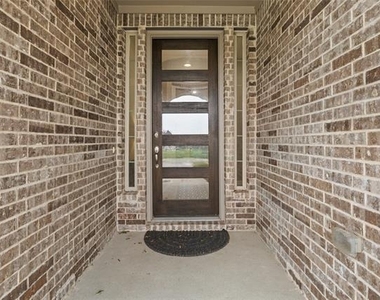 2532 Governors Boulevard - Photo Thumbnail 14