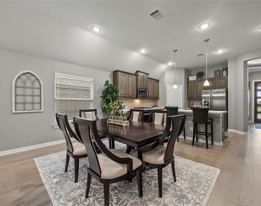 2532 Governors Boulevard - Photo Thumbnail 5