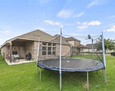 2532 Governors Boulevard - Photo Thumbnail 24