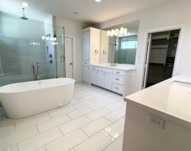 4325 Glenwick Lane - Photo Thumbnail 6