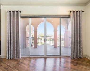 7713 Lakeview Circle - Photo Thumbnail 6