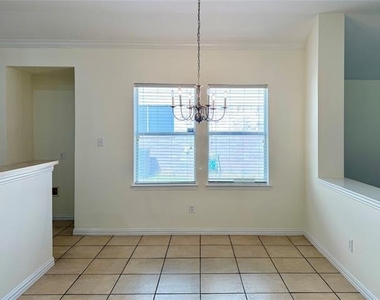 211 Parakeet Drive - Photo Thumbnail 6