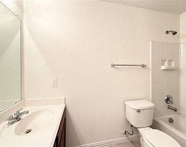 211 Parakeet Drive - Photo Thumbnail 13