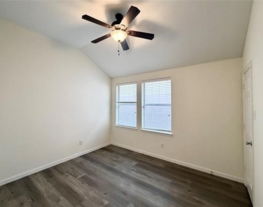 211 Parakeet Drive - Photo Thumbnail 10