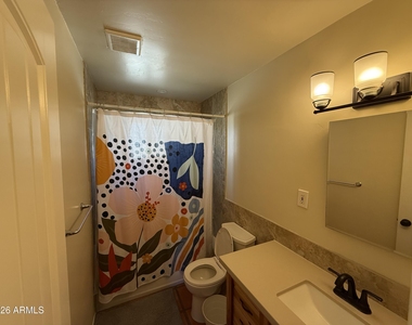1312 1/2 W 5th Street - Photo Thumbnail 4