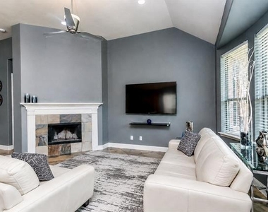4651 Phillip Drive - Photo Thumbnail 3