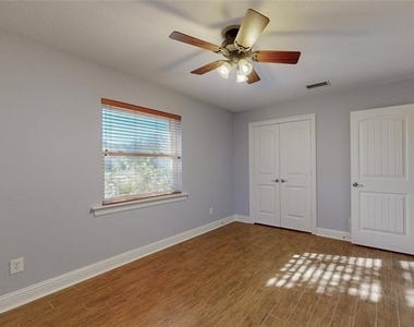 9100 Berkshire Drive - Photo Thumbnail 19