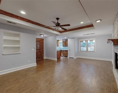 9100 Berkshire Drive - Photo Thumbnail 5