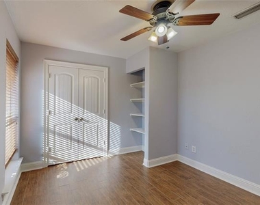 9100 Berkshire Drive - Photo Thumbnail 15
