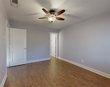 9100 Berkshire Drive - Photo Thumbnail 24