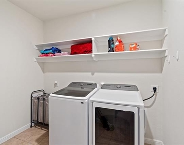 9124 Golden Hollow Lane - Photo Thumbnail 18