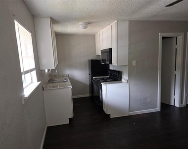 3910 Polly Street - Photo Thumbnail 1