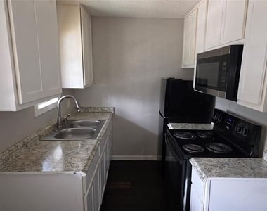 3910 Polly Street - Photo Thumbnail 2