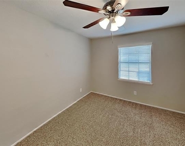 1309 Crestview Drive - Photo Thumbnail 13
