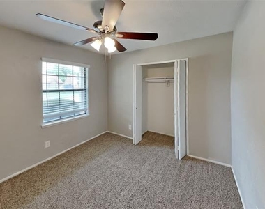 1309 Crestview Drive - Photo Thumbnail 11