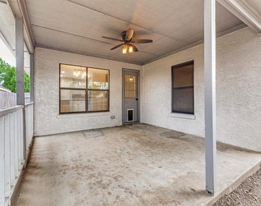2313 Harvest Glen Court - Photo Thumbnail 23