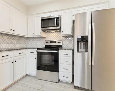 2313 Harvest Glen Court - Photo Thumbnail 9