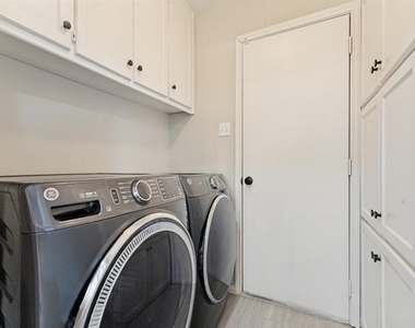 2313 Harvest Glen Court - Photo Thumbnail 22