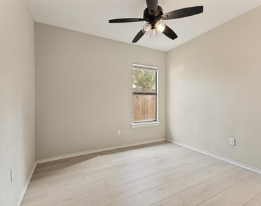2313 Harvest Glen Court - Photo Thumbnail 16
