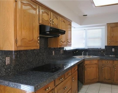 1508 Woodoak Drive - Photo Thumbnail 9