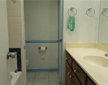 1508 Woodoak Drive - Photo Thumbnail 12