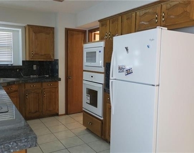 1508 Woodoak Drive - Photo Thumbnail 10
