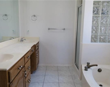 1508 Woodoak Drive - Photo Thumbnail 11