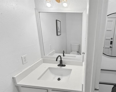 336 Melrose Drive - Photo Thumbnail 5