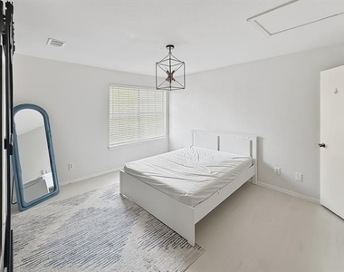 336 Melrose Drive - Photo Thumbnail 17