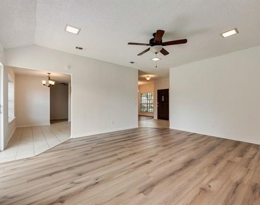 3252 Anchor Drive - Photo Thumbnail 5