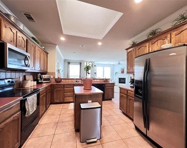 6441 Payton Drive - Photo Thumbnail 8