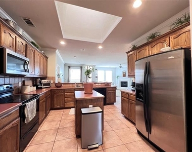 6441 Payton Drive - Photo Thumbnail 9