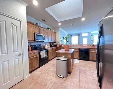 6441 Payton Drive - Photo Thumbnail 7