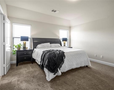 1229 Carinna Drive - Photo Thumbnail 13