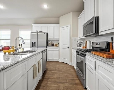1229 Carinna Drive - Photo Thumbnail 3