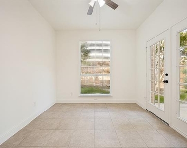 2505 Lakeshore Drive - Photo Thumbnail 13