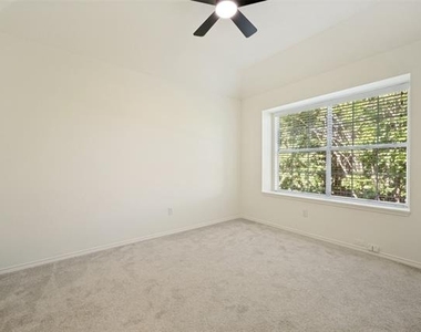 2505 Lakeshore Drive - Photo Thumbnail 16