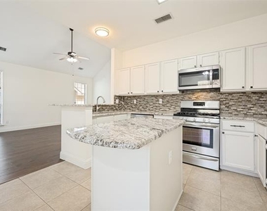 2505 Lakeshore Drive - Photo Thumbnail 10