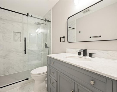 2505 Lakeshore Drive - Photo Thumbnail 22