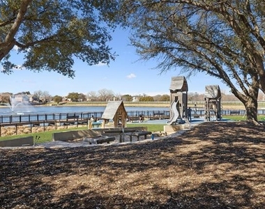 2505 Lakeshore Drive - Photo Thumbnail 25