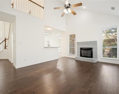 2505 Lakeshore Drive - Photo Thumbnail 5