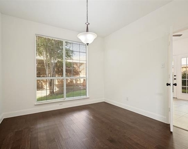 2505 Lakeshore Drive - Photo Thumbnail 12