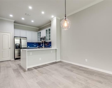 15819 Breedlove Place - Photo Thumbnail 2