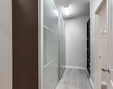 15819 Breedlove Place - Photo Thumbnail 13