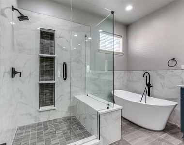 15819 Breedlove Place - Photo Thumbnail 12