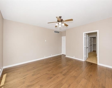 2736 Maple Creek Drive - Photo Thumbnail 23