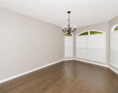 2736 Maple Creek Drive - Photo Thumbnail 15