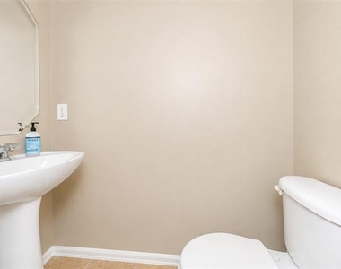 2736 Maple Creek Drive - Photo Thumbnail 29