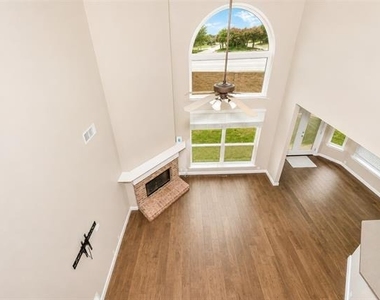 2736 Maple Creek Drive - Photo Thumbnail 30