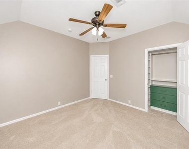 2736 Maple Creek Drive - Photo Thumbnail 31
